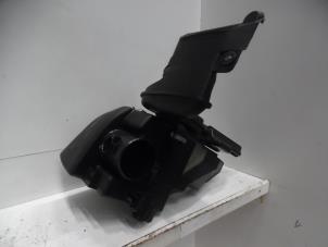 Używane Obudowa filtra powietrza Mazda 3 (BM/BN) 2.2 SkyActiv-D 150 16V Cena na żądanie oferowane przez Verhoef Cars & Parts