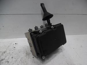 Used ABS pump Renault Clio III (BR/CR) 1.2 16V 75 Price on request offered by Verhoef Cars & Parts