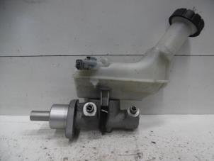 Used Master cylinder Renault Clio III (BR/CR) 1.2 16V 75 Price on request offered by Verhoef Cars & Parts