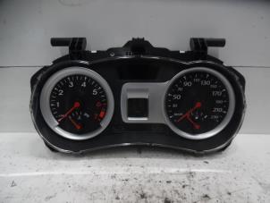 Used Instrument panel Renault Clio III (BR/CR) 1.2 16V 75 Price € 75,00 Margin scheme offered by Verhoef Cars & Parts