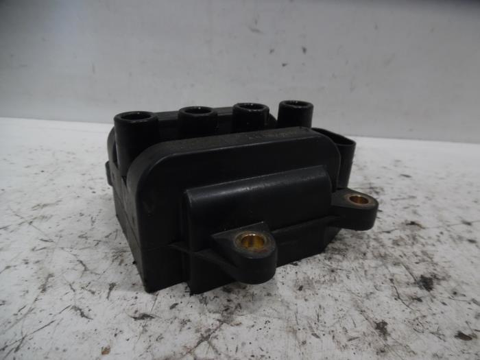 Ignition coil from a Renault Clio III (BR/CR) 1.2 16V 75 2010
