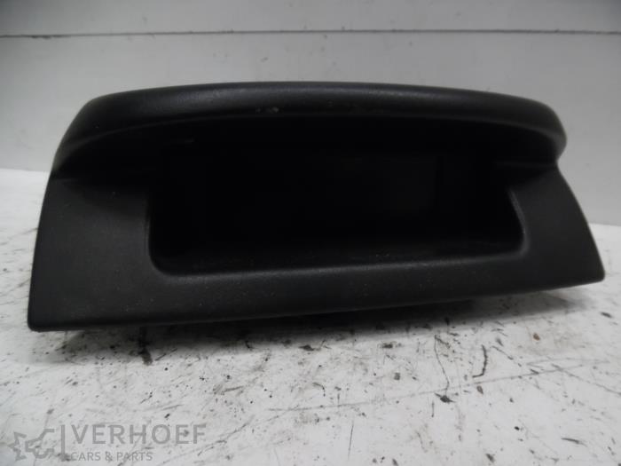 Begagnade Innerdisplay Opel Vivaro 2.0 16V Pris på förfrågan erbjuds av Verhoef Cars & Parts