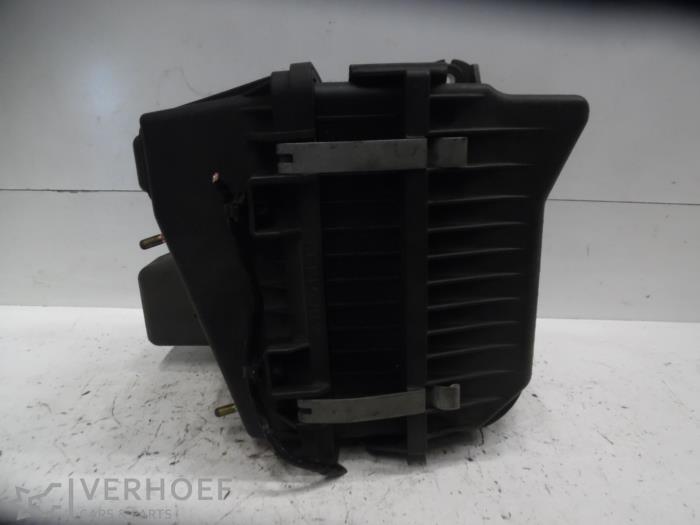 Begagnade Luftfilterhus Mitsubishi Outlander (CU) 2.0 16V 4x2 Pris på förfrågan erbjuds av Verhoef Cars & Parts