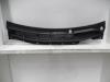 Cowl top grille from a Toyota Prius (ZVW3), 2009 / 2016 1.8 16V, Hatchback, Electric Petrol, 1.798cc, 73kW (99pk), FWD, 2ZRFXE, 2008-06 / 2016-02, ZVW30 2009