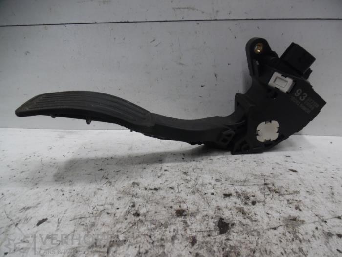 Begagnade Gaspedalsensor Nissan Note (E12) Pris € 40,00 Marginaltabell erbjuds av Verhoef Cars & Parts