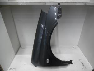 Used Front wing, right Nissan Primera Wagon (W12) 2.2 dCi 16V Price on request offered by Verhoef Cars & Parts