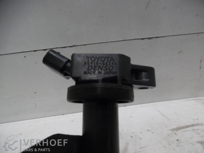 Usagé Bobine Toyota RAV4 (A2) 2.0 16V VVT-i 4x4 Prix € 20,00 Règlement à la marge proposé par Verhoef Cars & Parts