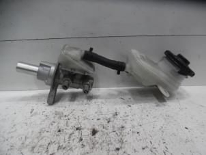 Gebrauchte Hauptbremszylinder Honda CR-V (RE/RM) 2.0 16V Preis auf Anfrage angeboten von Verhoef Cars & Parts