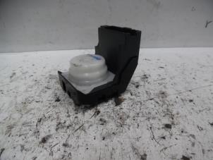 Used Ignition switch Honda CR-V (RE) 2.0 16V Price on request offered by Verhoef Cars & Parts