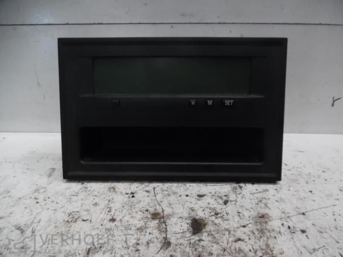 Begagnade Klocka Mitsubishi Grandis (NA) 2.4 16V MIVEC Pris € 25,00 Marginaltabell erbjuds av Verhoef Cars & Parts