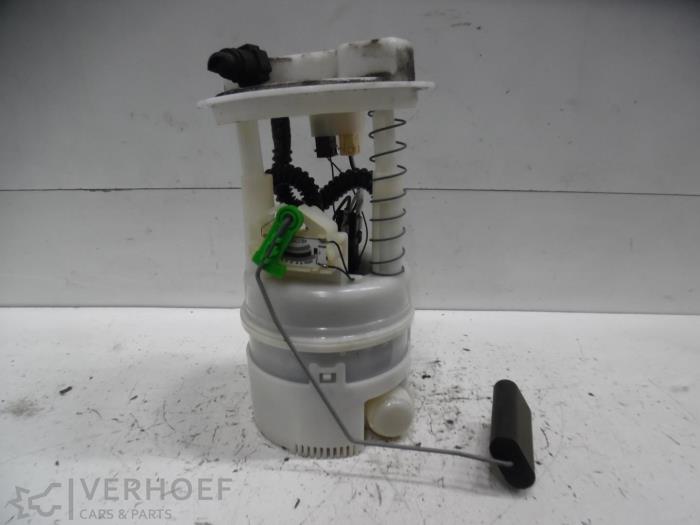 Gebrauchte Benzinpumpe Renault Twingo II (CN) 1.2 Preis € 40,00 Margenregelung angeboten von Verhoef Cars & Parts