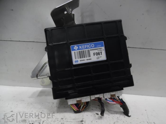 Used Automatic gearbox computer Hyundai Santa Fe II (CM) 2.2 CRDi 16V 4x2 Price € 150,00 Margin scheme offered by Verhoef Cars & Parts