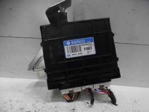 Usados Ordenador de caja automática Hyundai Santa Fe II (CM) 2.2 CRDi 16V 4x2 Precio € 150,00 Norma de margen ofrecido por Verhoef Cars & Parts