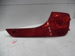 Used Rear fog light Ssang Yong Rodius 2.2 SV 220 e-XDi 16V 2WD Price on request offered by Verhoef Cars & Parts