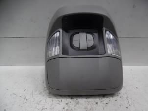 Używane Oswietlenie wewnetrzne przód Ssang Yong Rodius 2.2 SV 220 e-XDi 16V 2WD Cena na żądanie oferowane przez Verhoef Cars & Parts