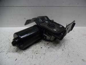Used Front wiper motor Ssang Yong Rodius 2.2 SV 220 e-XDi 16V 2WD Price on request offered by Verhoef Cars & Parts