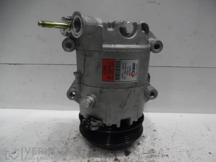 Usagé Pompe clim Ssang Yong Rodius 2.2 SV 220 e-XDi 16V 2WD Prix sur demande proposé par Verhoef Cars & Parts