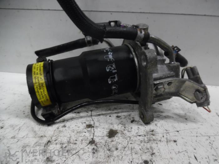 Begagnade Bränslefilterhus Toyota Avensis Wagon (T27) 2.2 16V D-4D-F 150 Pris på förfrågan erbjuds av Verhoef Cars & Parts