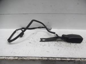 Used Front seatbelt buckle, left Toyota Corolla Verso (R10/11) 1.8 16V VVT-i Price € 25,00 Margin scheme offered by Verhoef Cars & Parts