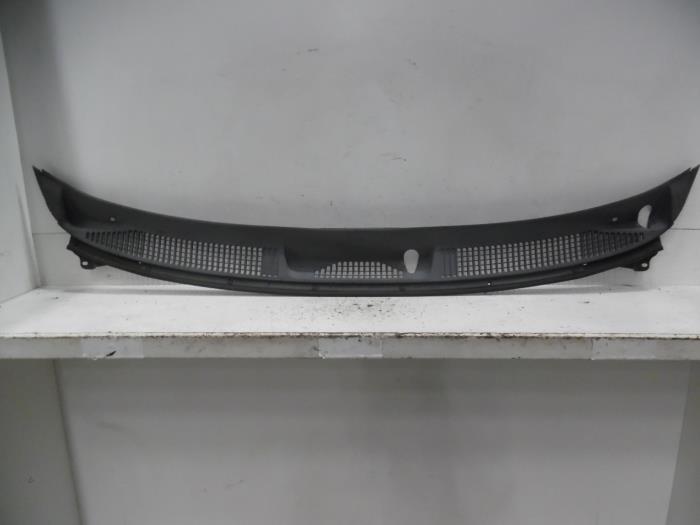Cowl top grille from a Suzuki Wagon R+ 2007