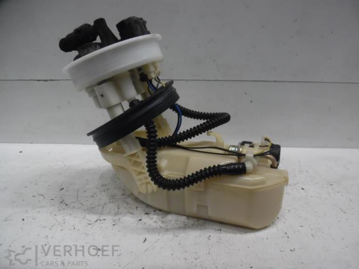 Usagé Pompe essence Honda Civic (EP/EU) 1.6 16V VTEC Prix € 75,00 Règlement à la marge proposé par Verhoef Cars & Parts