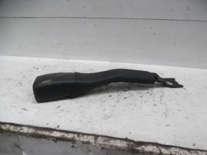 Used Front seatbelt buckle, right Toyota Aygo (B10) 1.0 12V VVT-i Price € 15,00 Margin scheme offered by Verhoef Cars & Parts