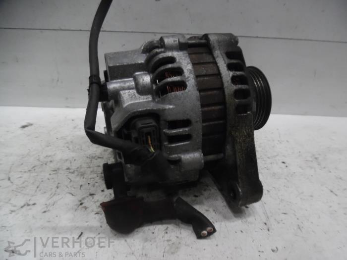 Dynamo Nissan Almera Tino (V10M), 2000 / 2006 2.0 16V CVT, MPV, Essence, 1.998cc, 100kW (136pk), FWD, SR20DE, 2000-08 / 2003-01, V10M (Occasion)