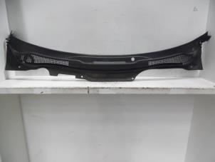 Used Cowl top grille Volvo V50 (MW) 2.4 20V Price € 40,00 Margin scheme offered by Verhoef Cars & Parts