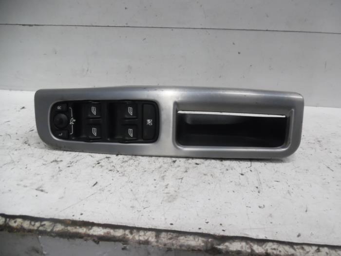 Multi-functional window switch from a Volvo V50 (MW) 2.4 20V 2007