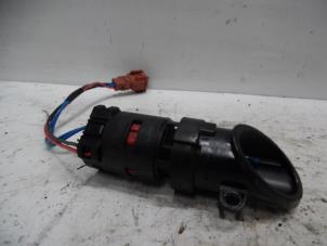 Used Interior temperature sensor Renault Grand Scénic II (JM) 2.0 16V Price on request offered by Verhoef Cars & Parts