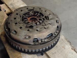Used Dual mass flywheel Renault Grand Scénic II (JM) 1.9 dCi 120 Price on request offered by Verhoef Cars & Parts