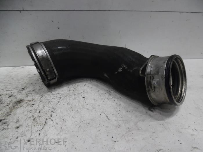 Gebrauchte Intercooler Schlauch Volkswagen Transporter T5 2.5 TDi Preis € 25,00 Margenregelung angeboten von Verhoef Cars & Parts