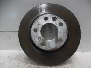 Used Rear brake disc Volkswagen Transporter T5 2.5 TDi Price on request offered by Verhoef Cars & Parts