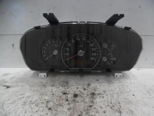 Used Instrument panel Kia Carens III (FG) 2.0i CVVT 16V Price on request offered by Verhoef Cars & Parts