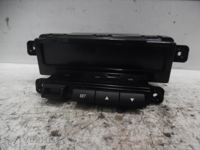 Begagnade Klocka Kia Cee'd Sporty Wagon (EDF) 1.4 16V Pris € 40,00 Marginaltabell erbjuds av Verhoef Cars & Parts