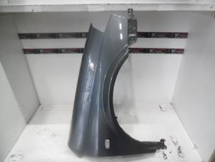 Used Front wing, right Nissan Primera Wagon (W12) 1.8 16V Price on request offered by Verhoef Cars & Parts