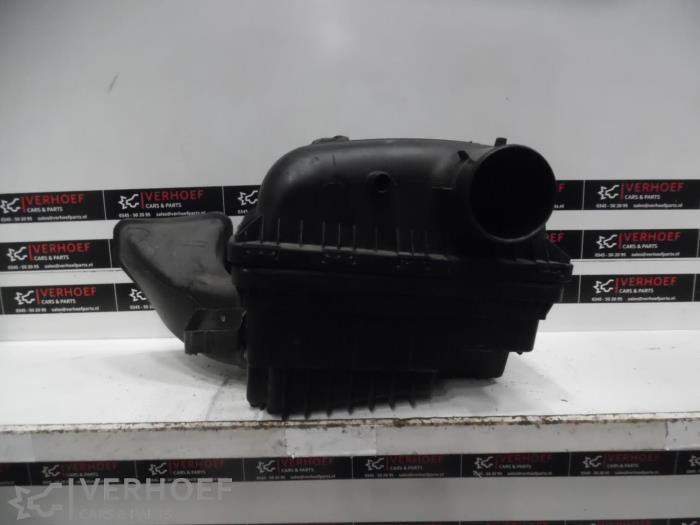 Begagnade Luftfilterhus Dodge 1500 Standard Cab (DS) 5.7 Hemi V8 Pris på förfrågan erbjuds av Verhoef Cars & Parts