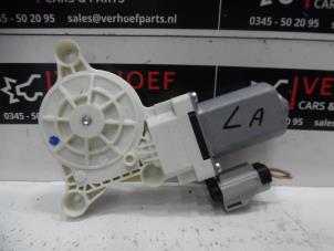 Used Door window motor Dodge 1500 Standard Cab (DS/DJ/D2) 5.7 Hemi V8 Price on request offered by Verhoef Cars & Parts
