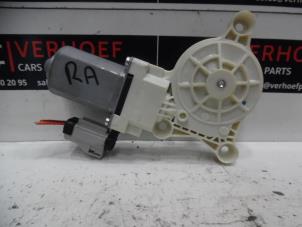 Used Door window motor Dodge 1500 Standard Cab (DS/DJ/D2) 5.7 Hemi V8 Price on request offered by Verhoef Cars & Parts