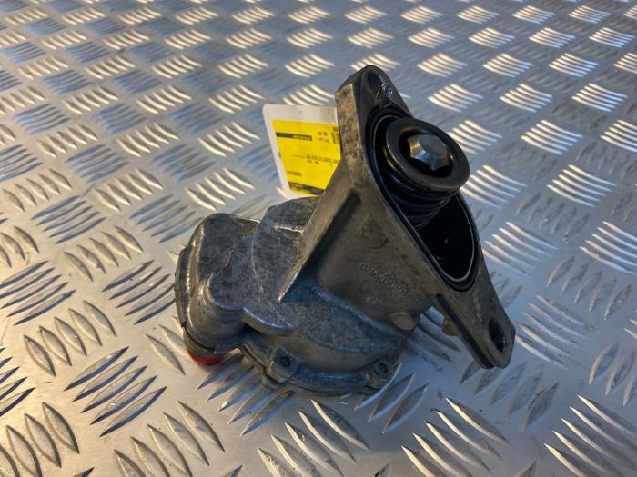 Vacuum pump (diesel) from a Volkswagen Crafter 2.5 TDI 30/35/50 2012
