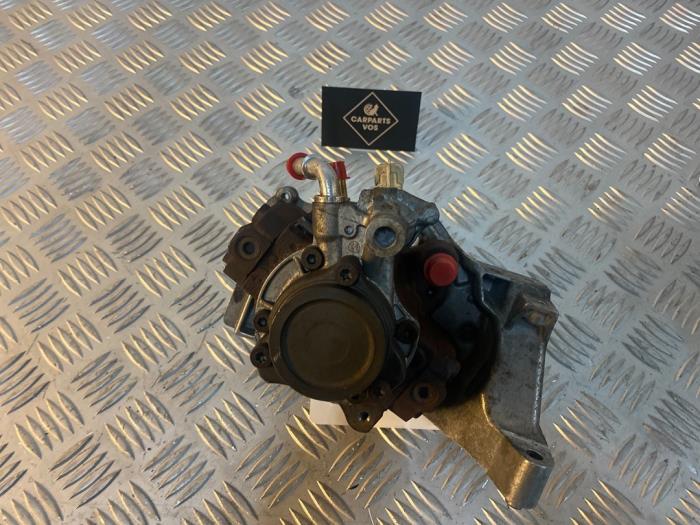 Diesel pump from a Ford C-Max (DXA) 1.6 TDCi 16V 2011