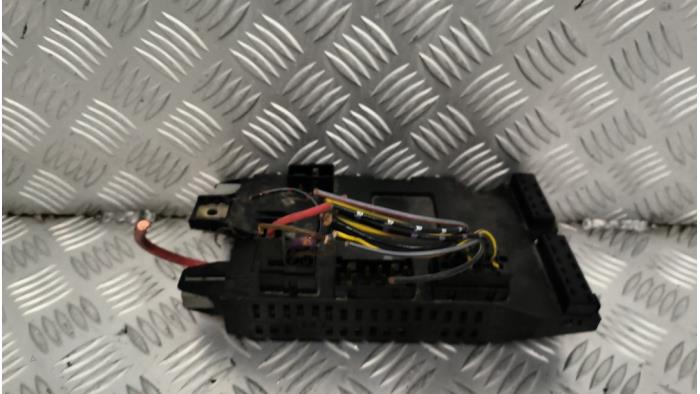 Fuse box from a Mercedes-Benz Sprinter 2t (901/902) 213 CDI 16V 2005