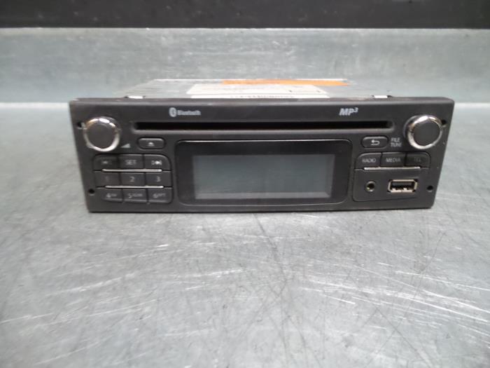 Usagé Opel Vivaro Radio/Lecteur CD 281155281R van