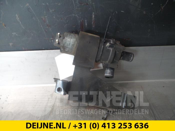 Usagé Mercedes Vito 63812 22 Cdi 110 16v Pompe à Eau