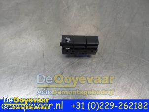 Używane Przelacznik czujników parkowania Peugeot Expert (VA/VB/VE/VF/VY) 1.6 Blue HDi 95 16V Cena € 19,99 Procedura marży oferowane przez Autodemontagebedrijf De Ooyevaar