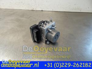 Used ABS pump Renault Twingo III (AH) 1.0 SCe 70 12V Price € 79,98 Margin scheme offered by Autodemontagebedrijf De Ooyevaar