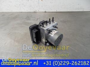 Usados Bomba ABS Peugeot Expert (VA/VB/VE/VF/VY) 1.6 Blue HDi 95 16V Precio € 149,99 Norma de margen ofrecido por Autodemontagebedrijf De Ooyevaar