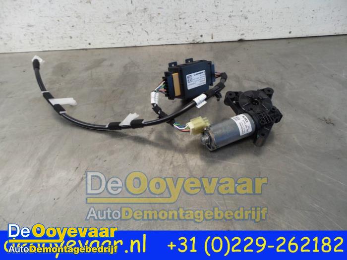 Używane Silnik szyberdachu Toyota Aygo (B40) 1.0 12V VVT-i Cena € 39,99 Procedura marży oferowane przez Autodemontagebedrijf De Ooyevaar