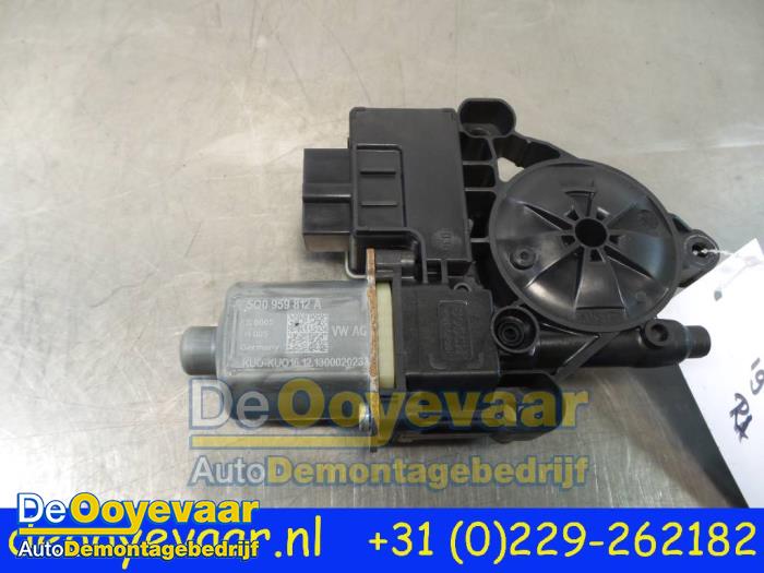 Silnik szyby drzwiowej z Volkswagen Golf VII (AUA) 2.0 GTD 16V 2014