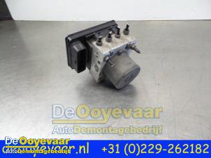 Używane Pompa ABS Volkswagen Up! (121) 1.0 12V 60 Cena € 44,99 Procedura marży oferowane przez Autodemontagebedrijf De Ooyevaar